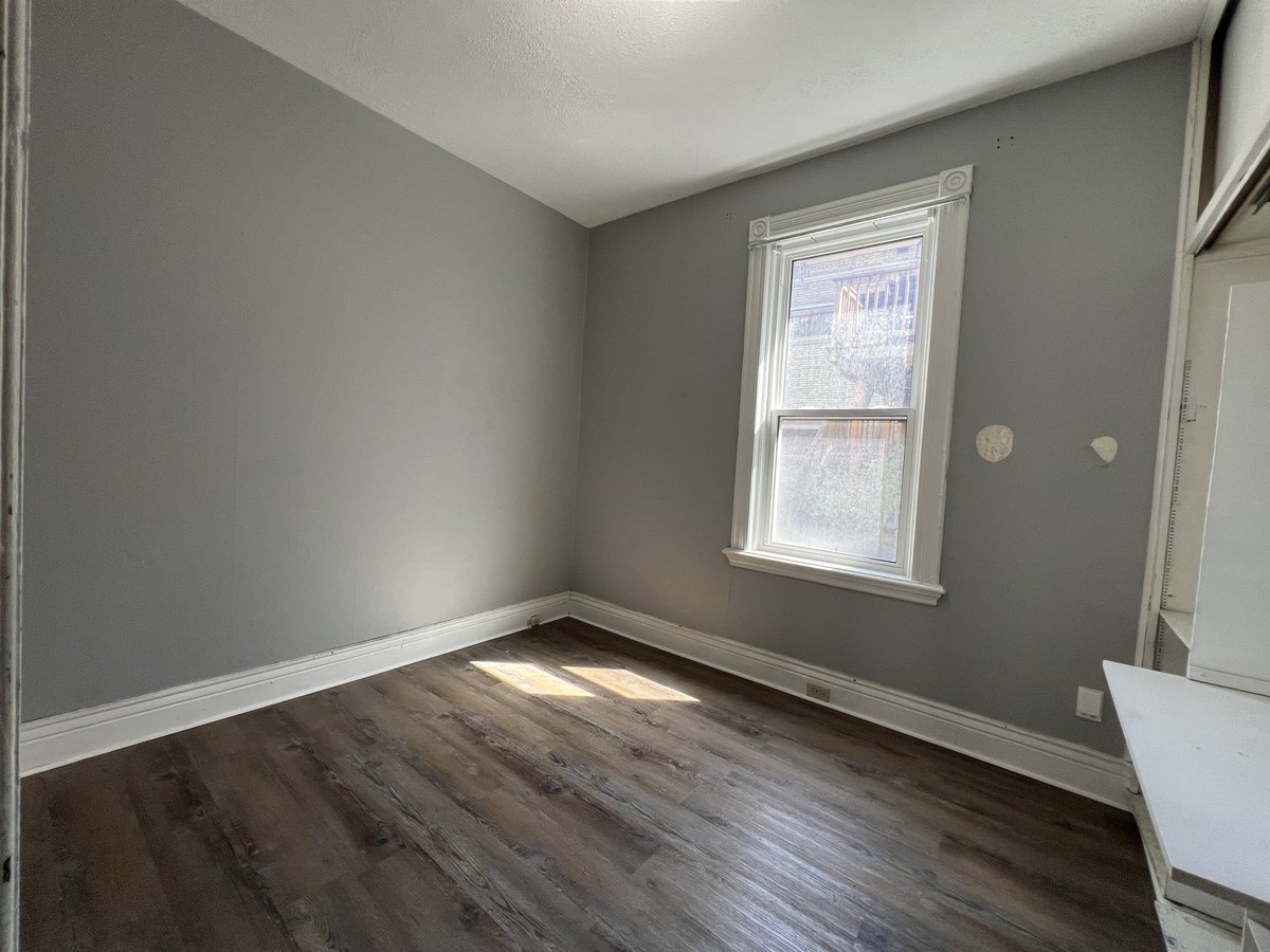 416 Oxford Street East - Photo 5