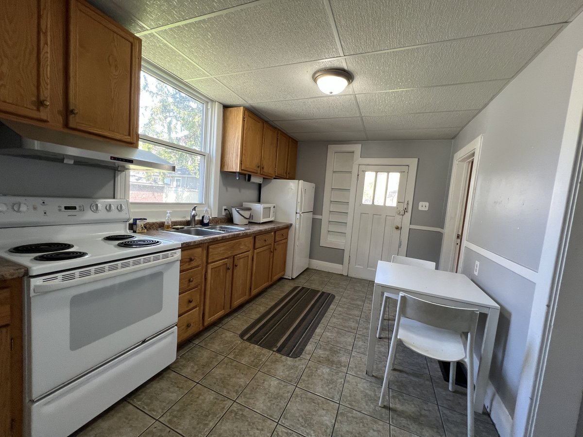 416 Oxford Street East - Photo 3