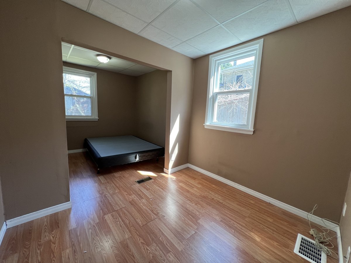 416 Oxford Street East - Photo 6