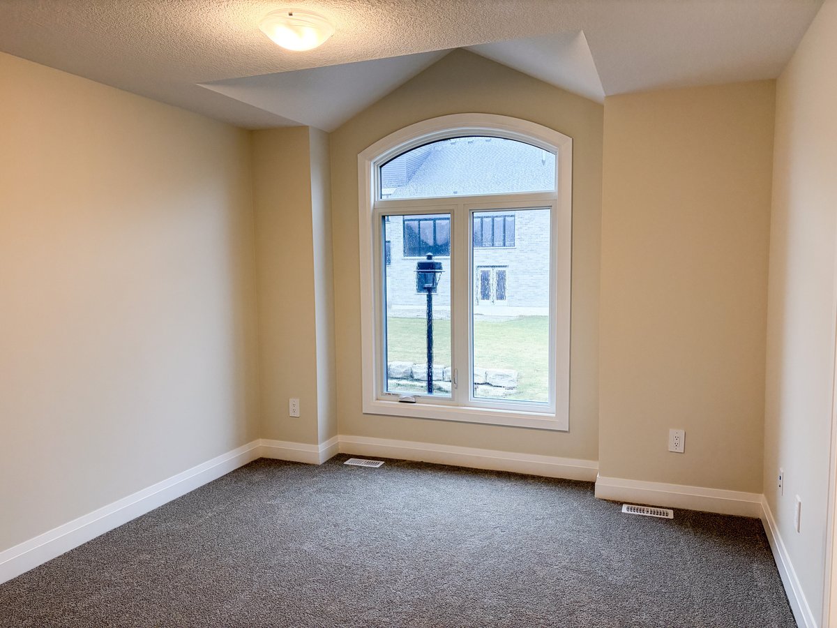 2261 Linkway Boulevard - Photo 8