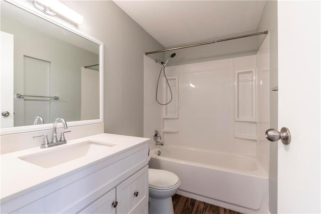 205 Carlyle Drive - Photo 6