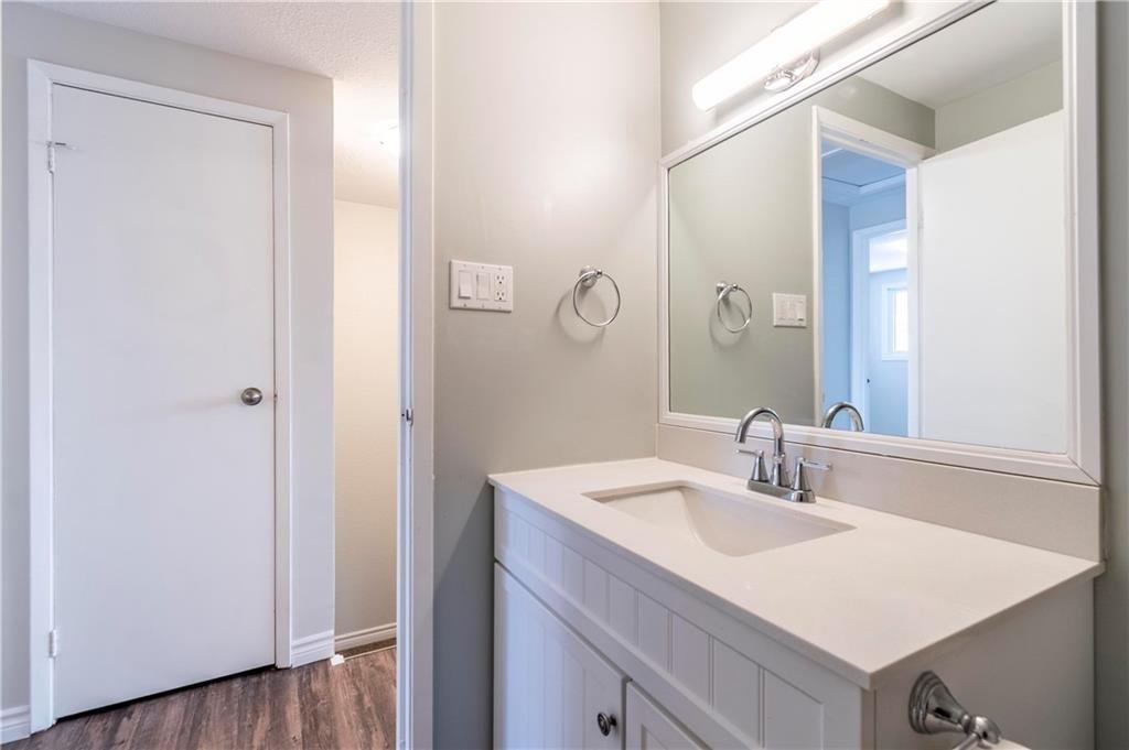 205 Carlyle Drive - Photo 5