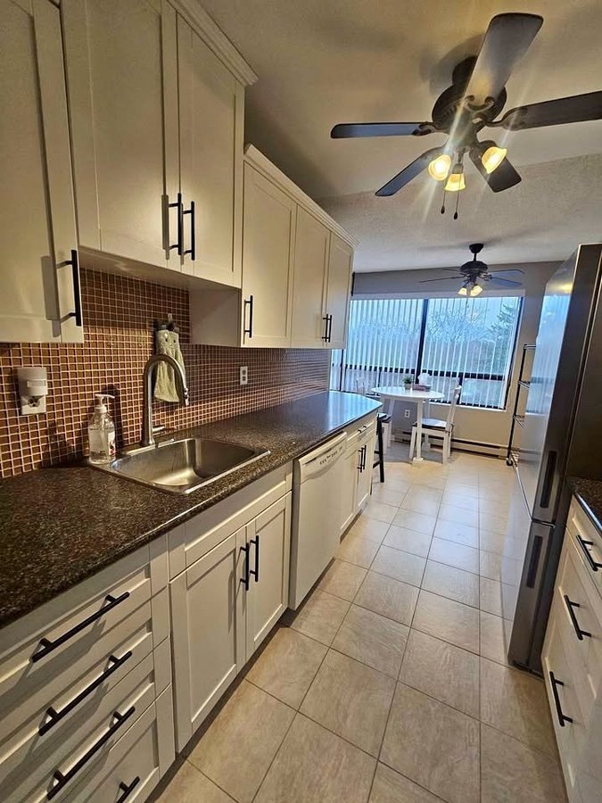 650 Cheapside Street - Photo 2