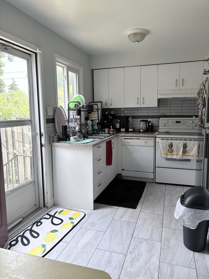 1430 Jalna Boulevard - Photo 4