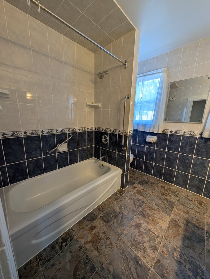 512 Saint James Street - Photo 13