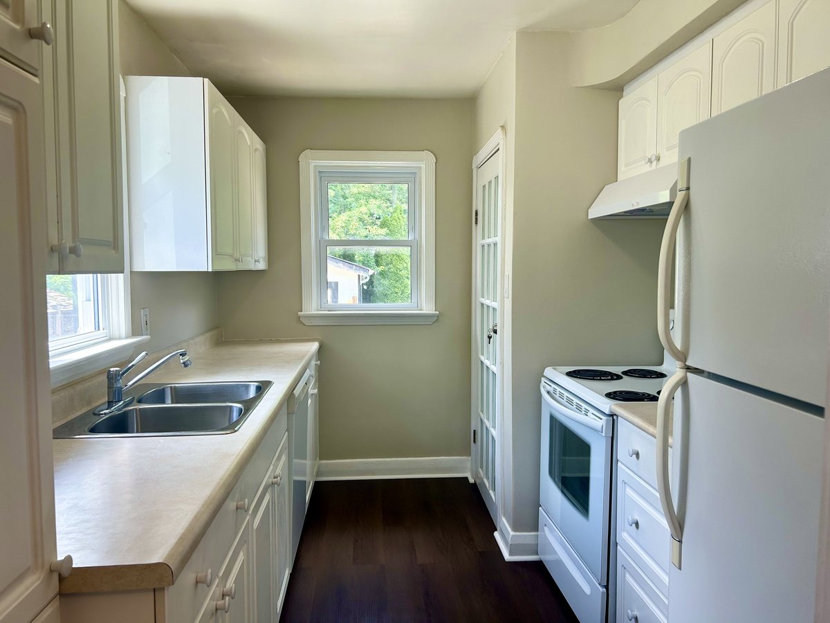 763 Fleet Street - Photo 4