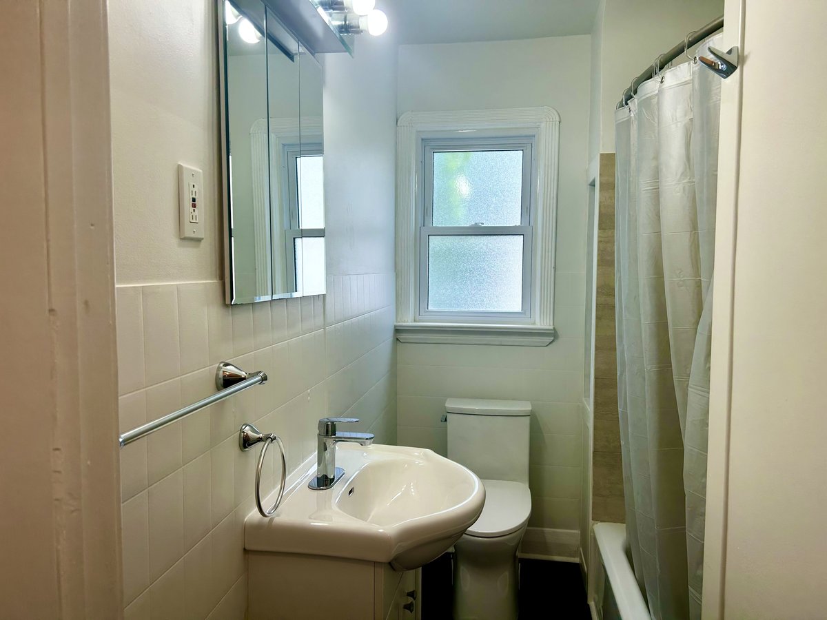 763 Fleet Street - Photo 10