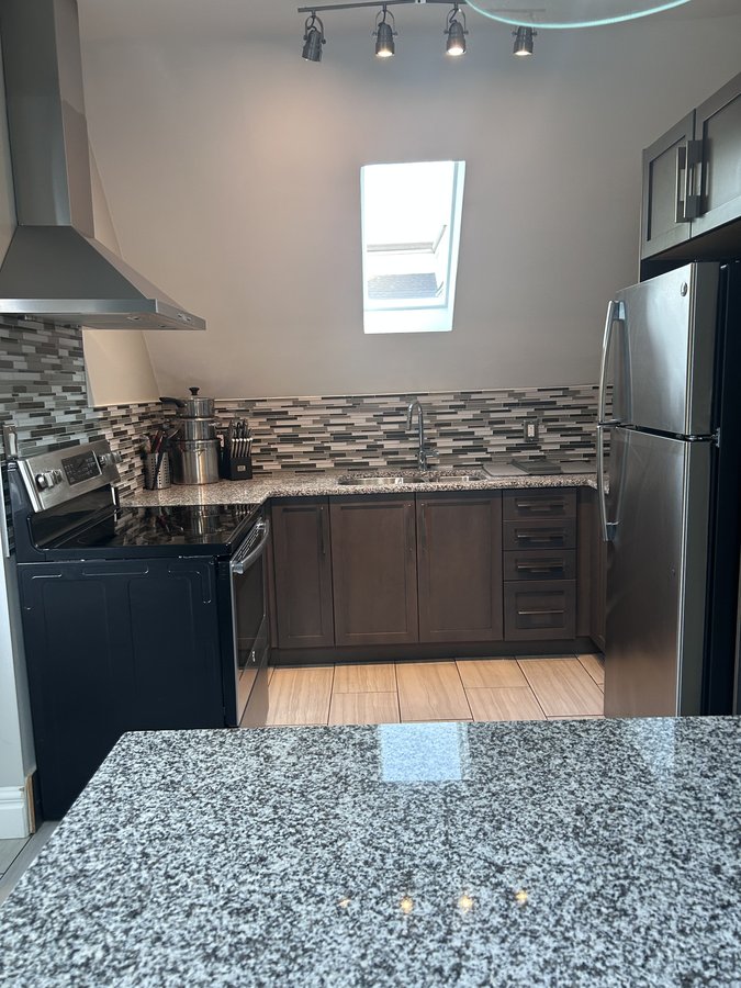467 Maitland Street - Photo 3