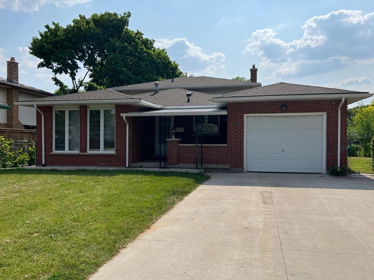 284 Regal Drive - Photo 1