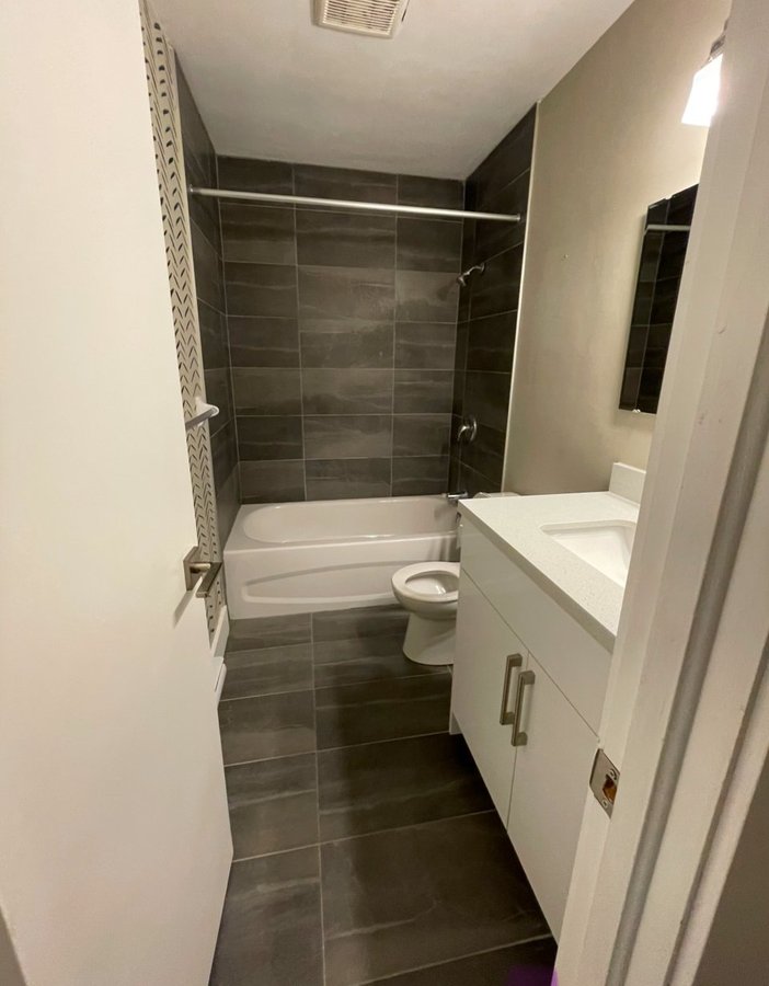 104 Devonshire Avenue - Photo 2