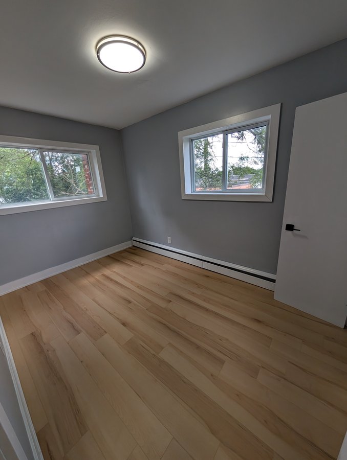 172 King Edward Avenue - Photo 9
