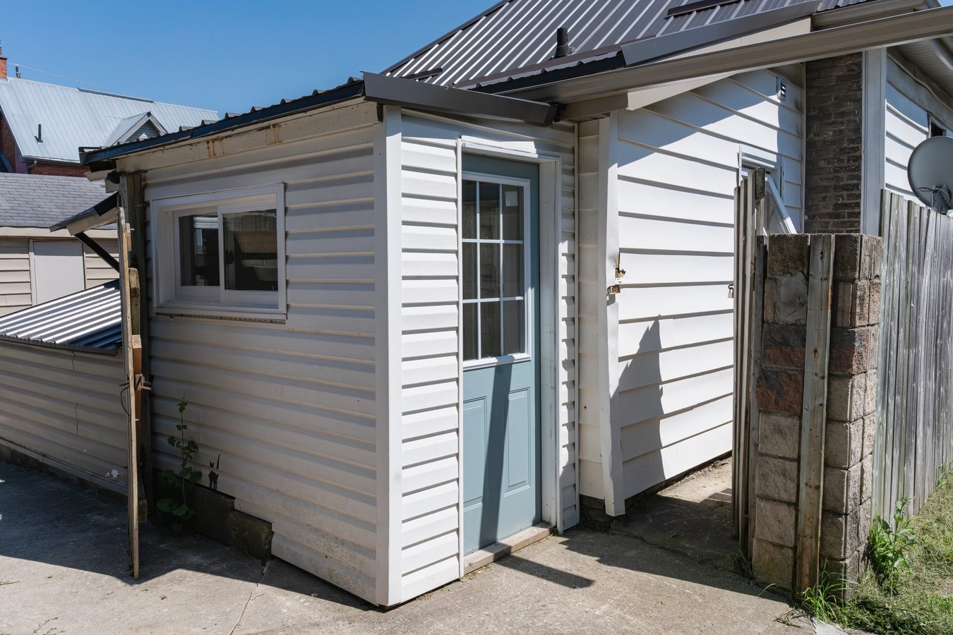786 Nelson Street - Photo 2