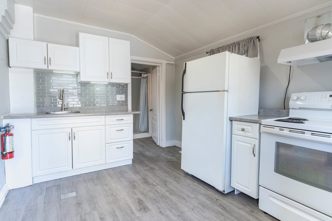 786 Nelson Street - Photo 4