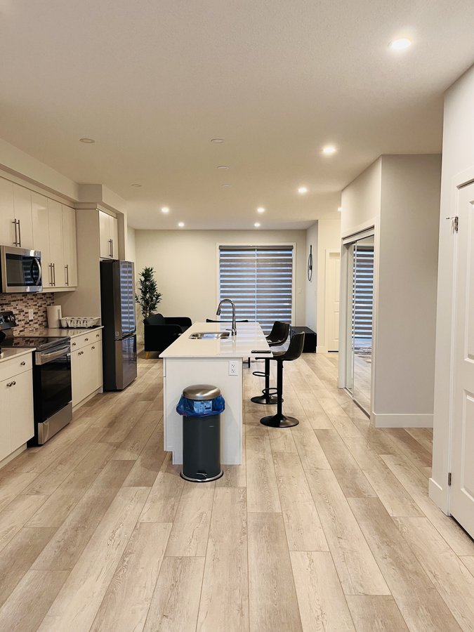 925 Deveron Crescent - Photo 1