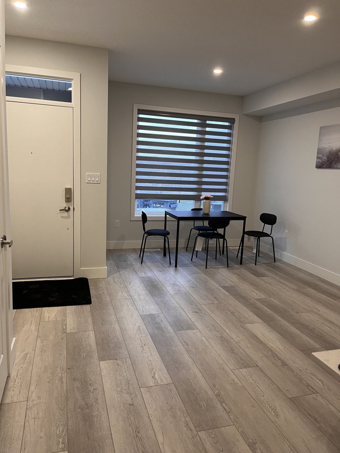 925 Deveron Crescent - Photo 2