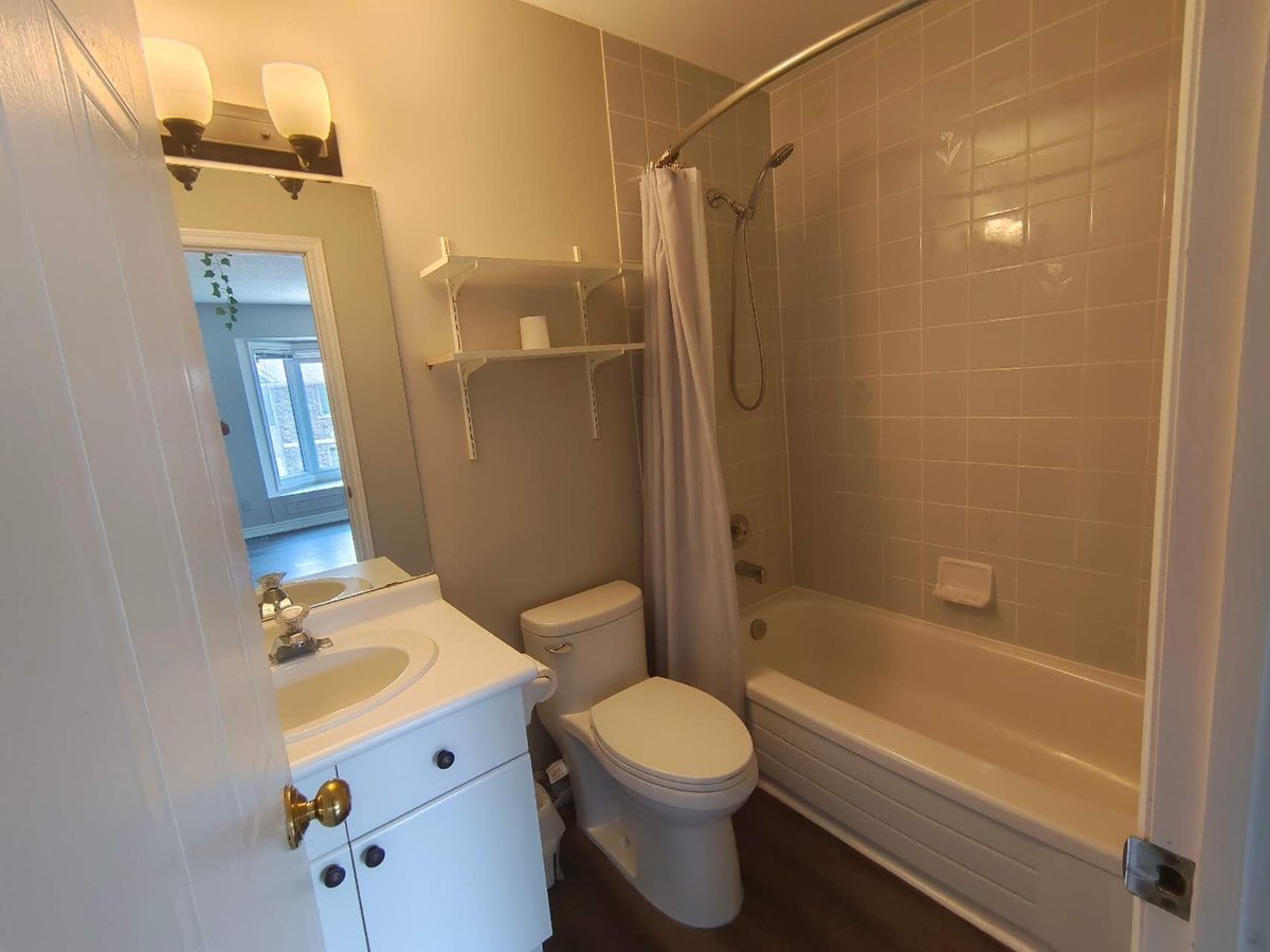 1548 Richmond Street - Photo 12