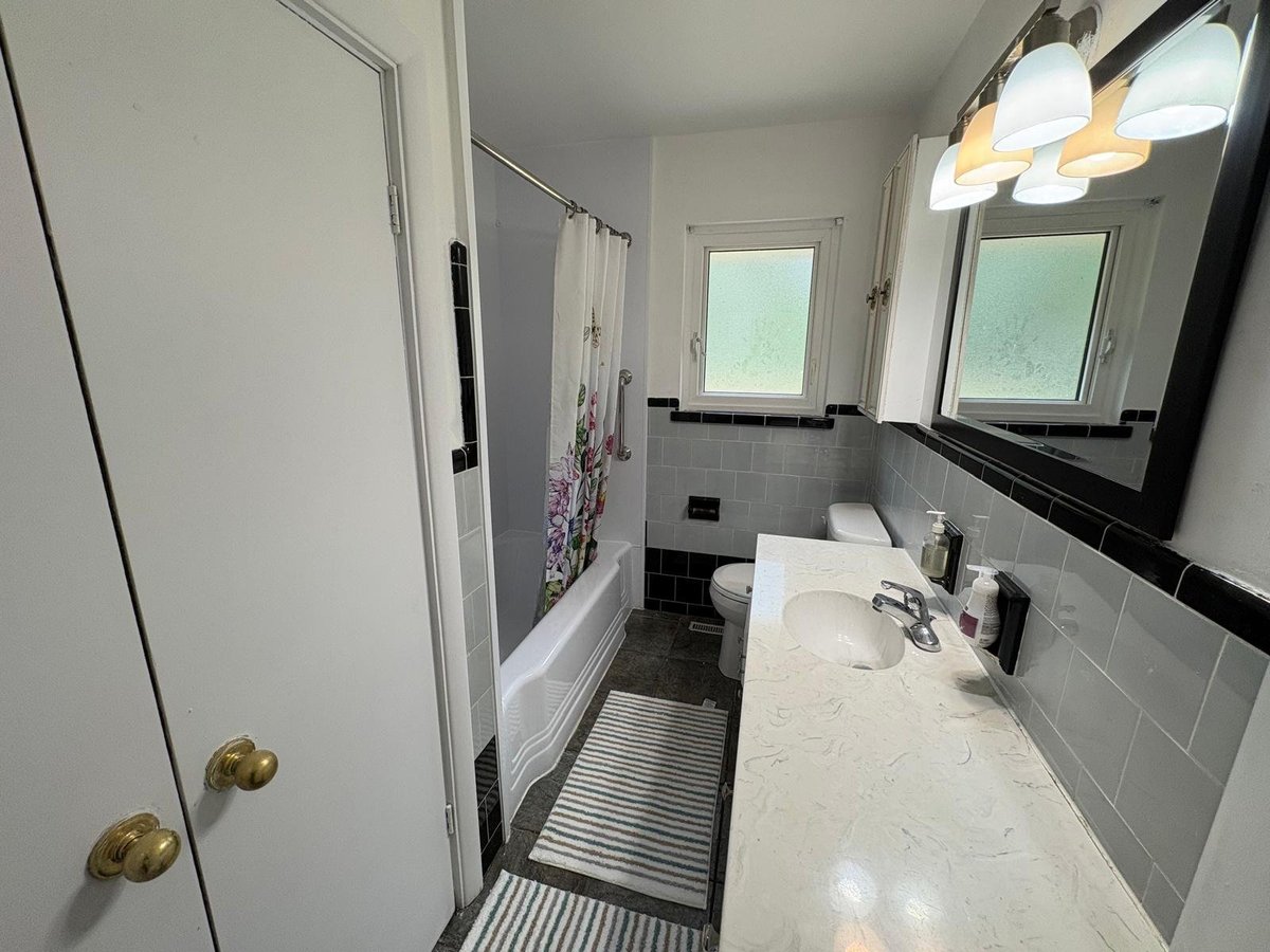 407 Fox Avenue - Photo 3