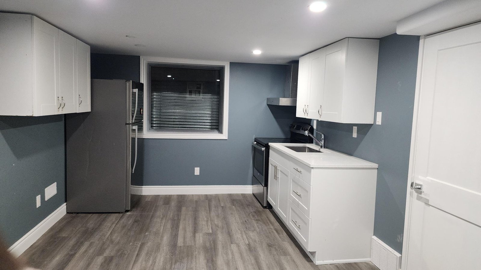 484 English Street - Photo 2