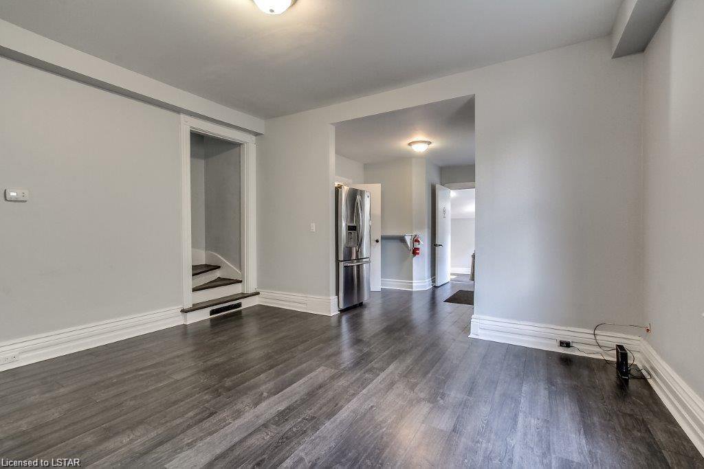 109 Wharncliffe Road North - Photo 7