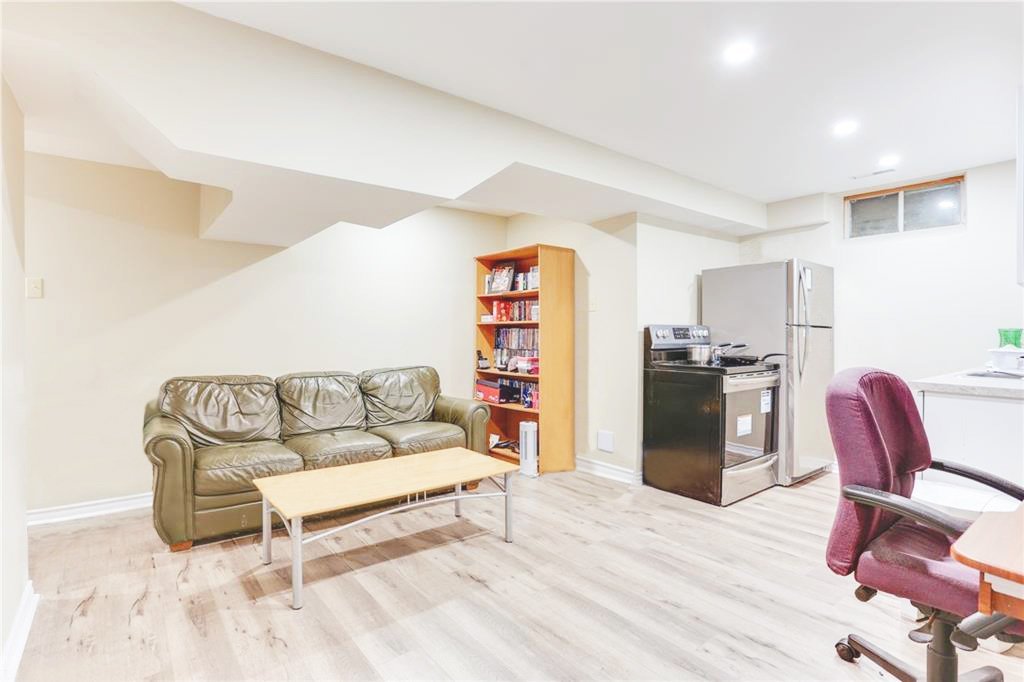 70 Ambleside Drive - Photo 2