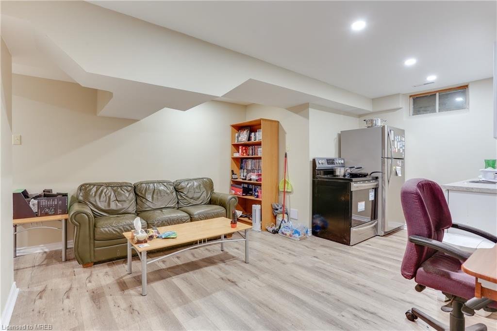70 Ambleside Drive - Photo 3