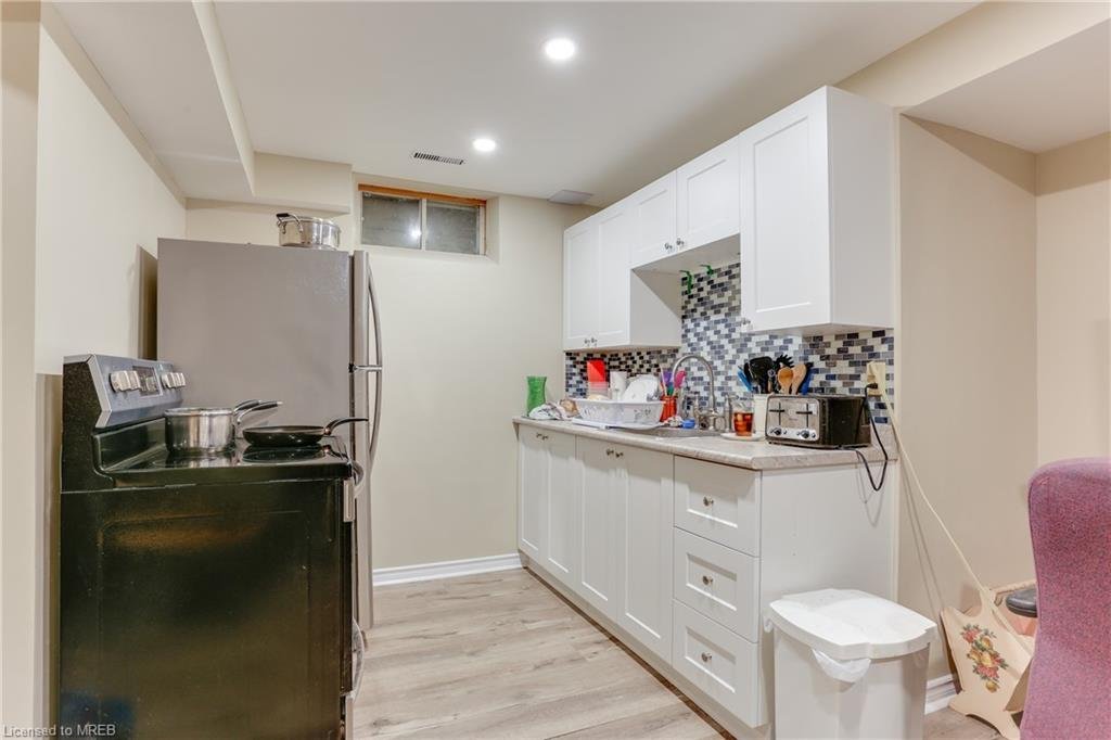 70 Ambleside Drive - Photo 5