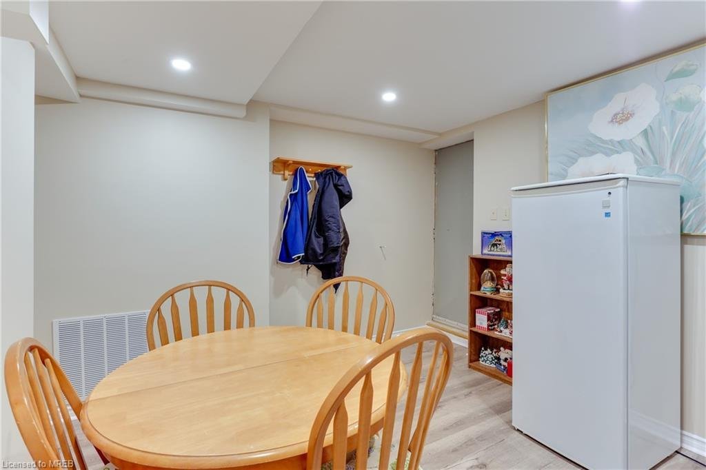 70 Ambleside Drive - Photo 9