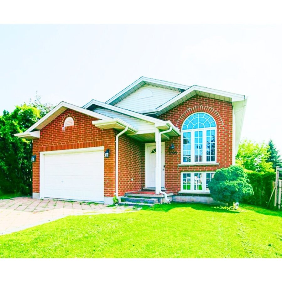 1098 Farnsborough Crescent - Photo 9