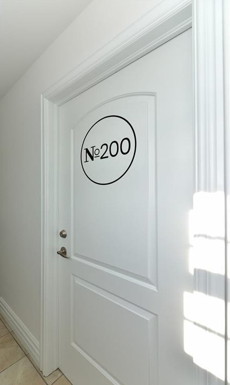 918 Oxford Street East - Photo 2