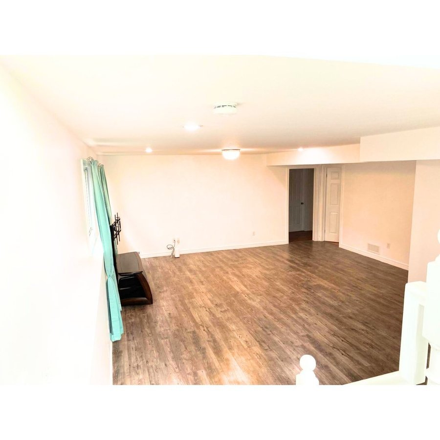 962 Queensborough Court - Photo 11