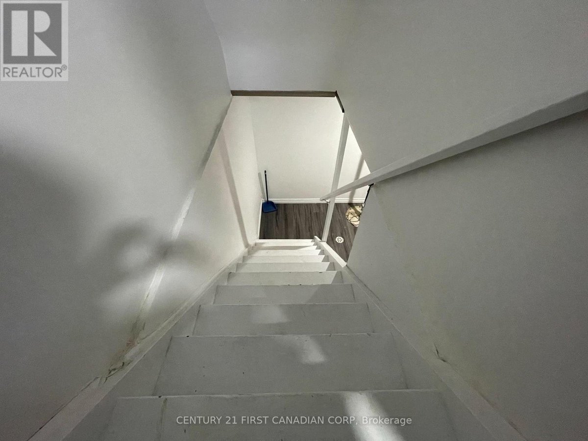 1 - 292 SIMCOE STREET - Photo 12