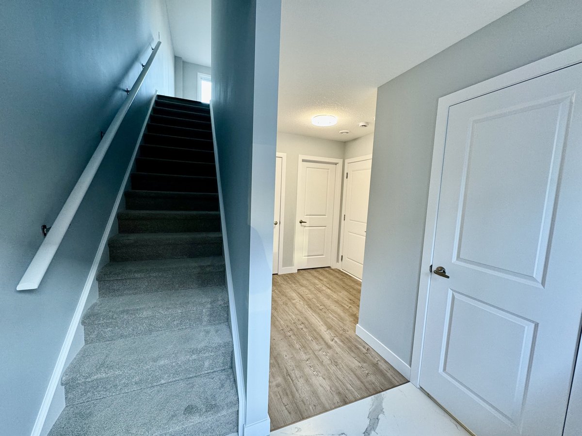 349 Southdale Road East - Photo 2