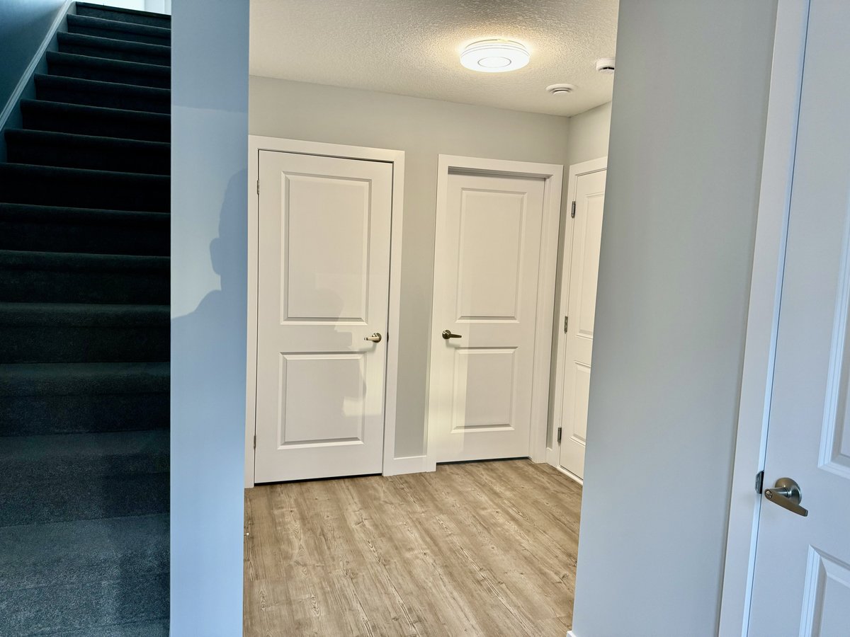 349 Southdale Road East - Photo 3