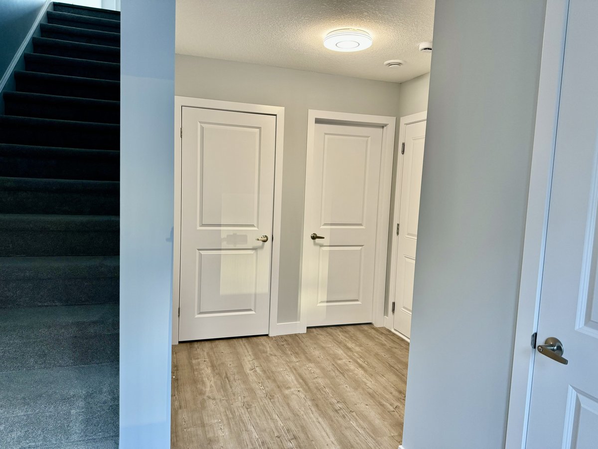349 Southdale Road East - Photo 4