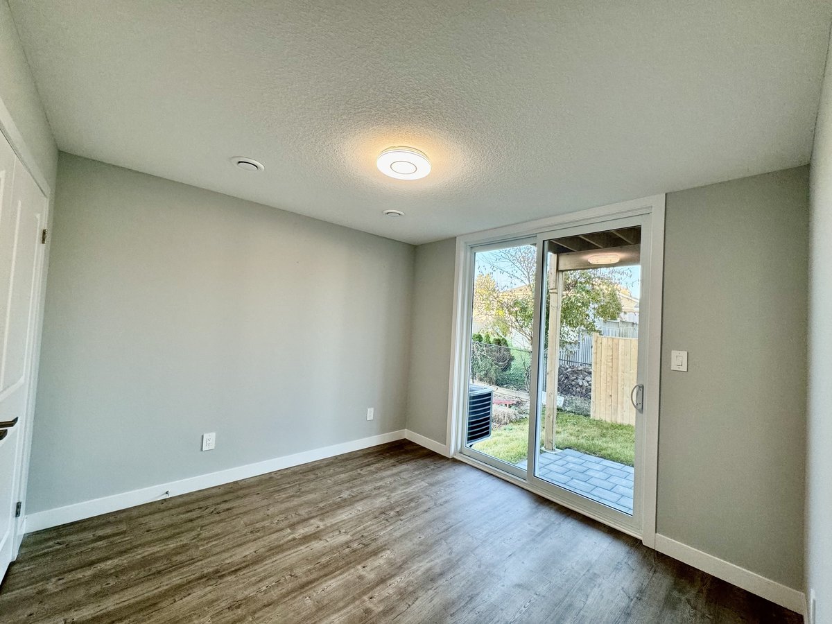 349 Southdale Road East - Photo 6