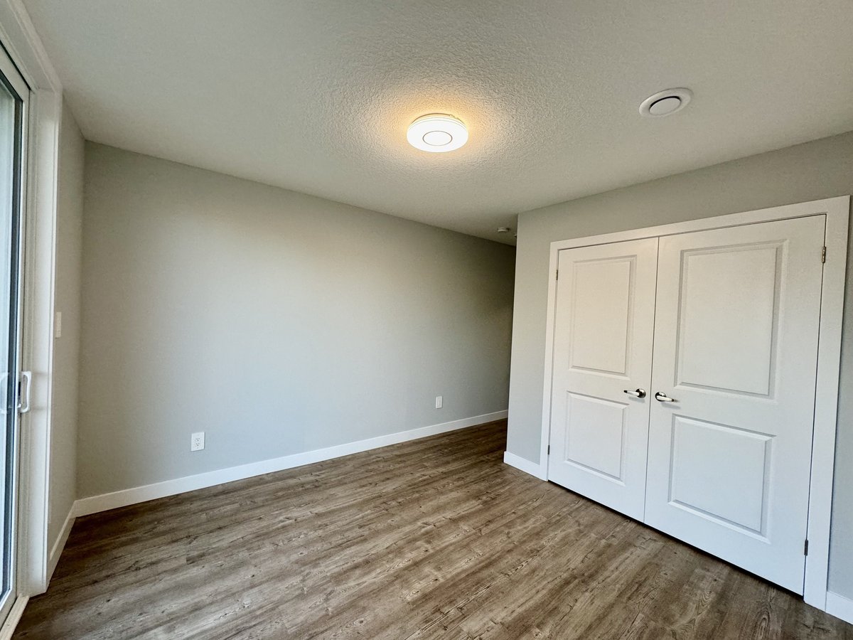 349 Southdale Road East - Photo 8