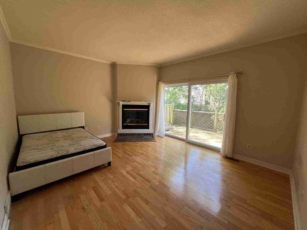 1570 Richmond Street - Photo 4