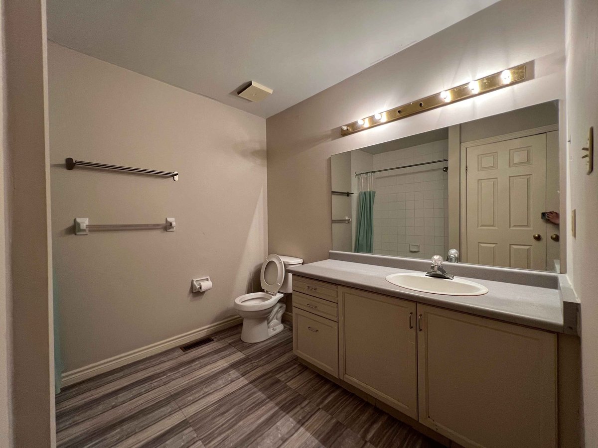 1570 Richmond Street - Photo 7