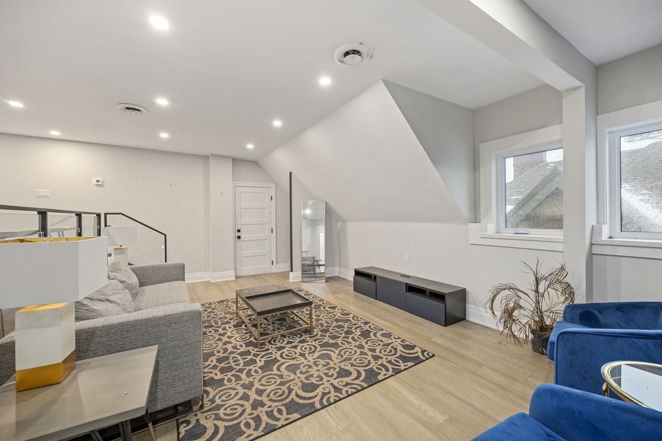 400 Queens Avenue - Photo 3