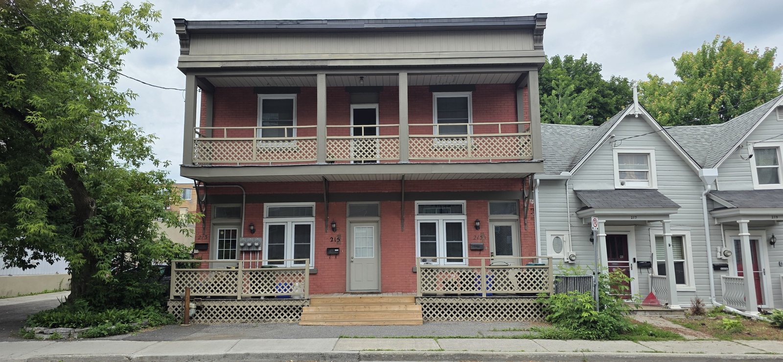 215 Saint Andrew Street - Photo 2