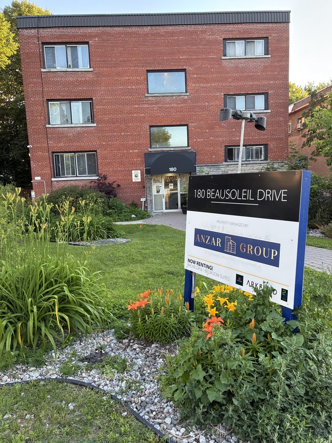 180 Beausoleil Drive - Photo 1