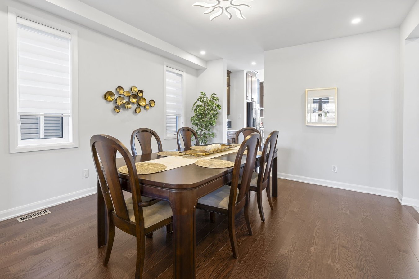 733 Coast Circle - Photo 4