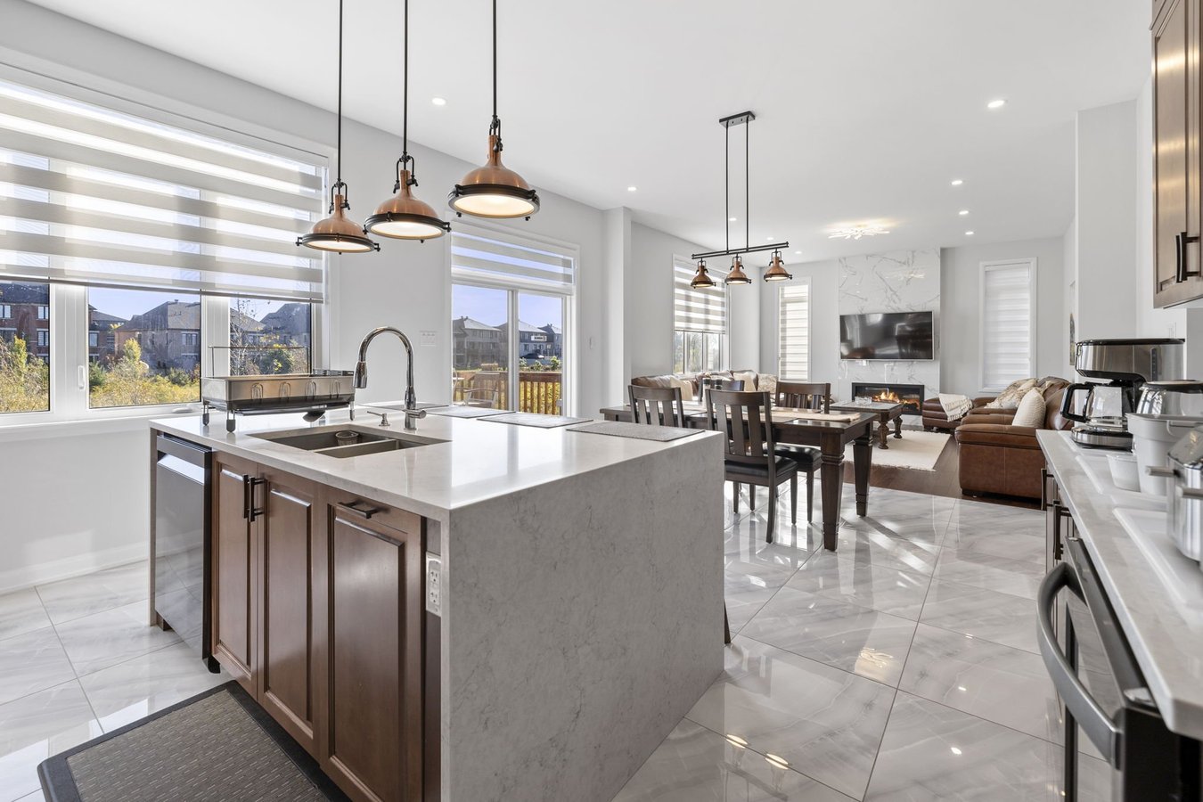 733 Coast Circle - Photo 7