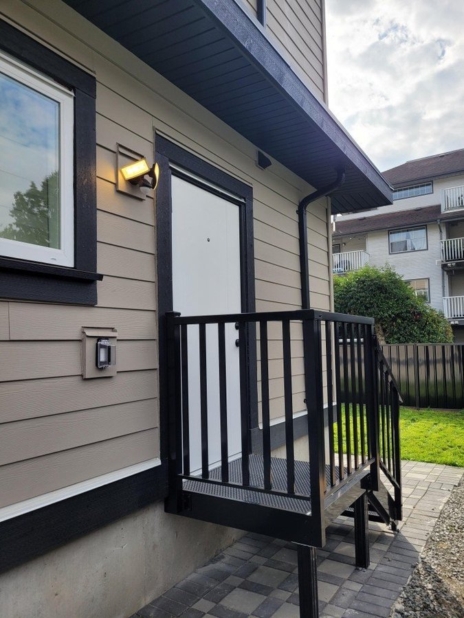 20574 Lorne Avenue - Photo 3