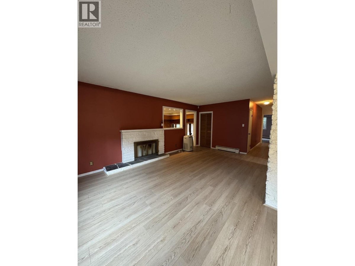 23979 FERN CRESCENT - Photo 9