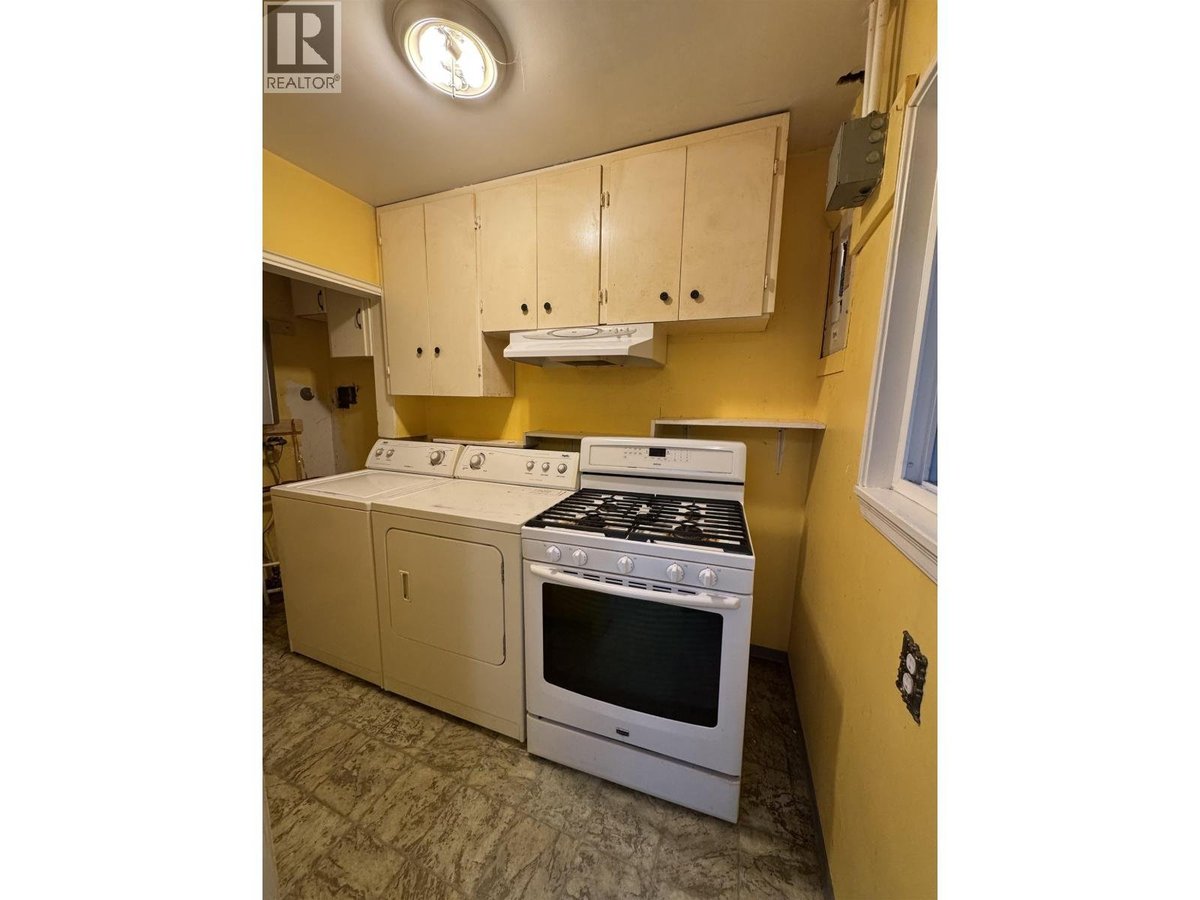 23979 FERN CRESCENT - Photo 12