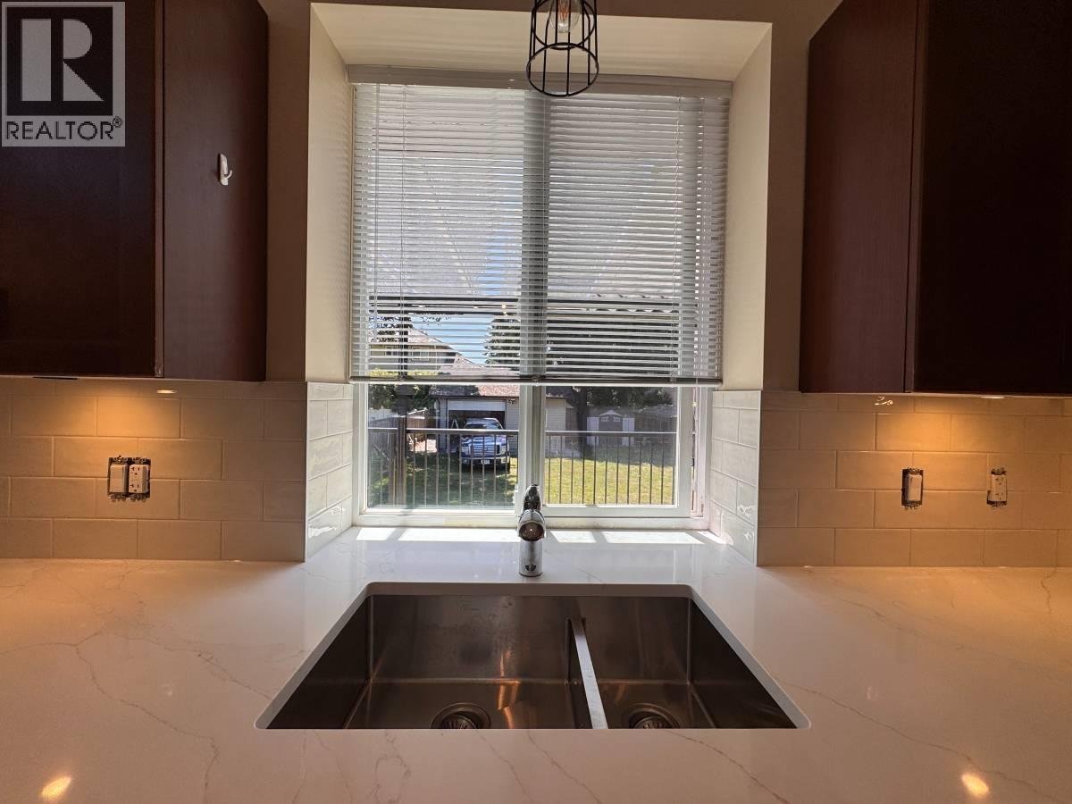 Upper 21292 123 AVE - Photo 8