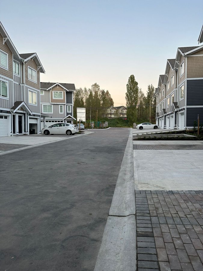 Maple Ridge 3 Bedroom Apartments Condos and Houses for Rent