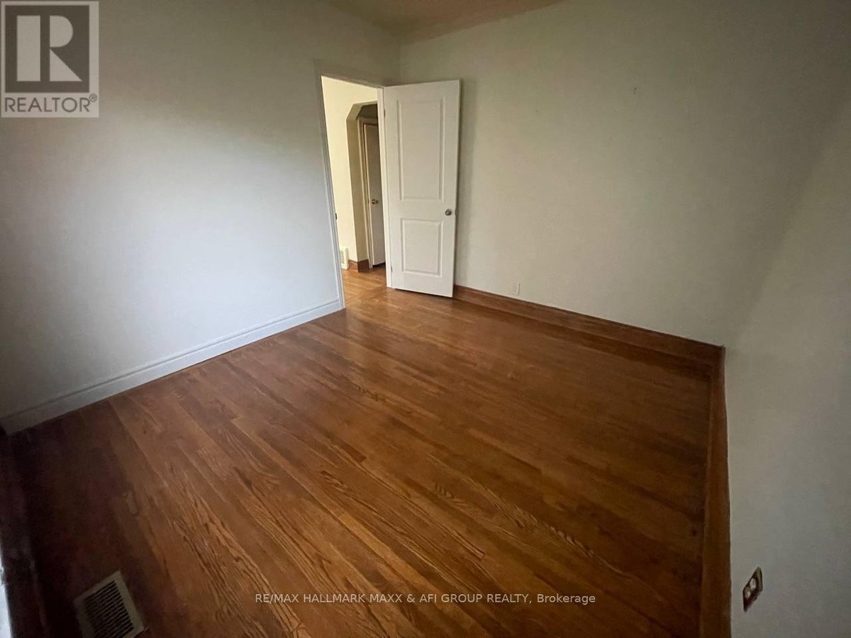 54 HIGHLAND PARK BOULEVARD E - Photo 8