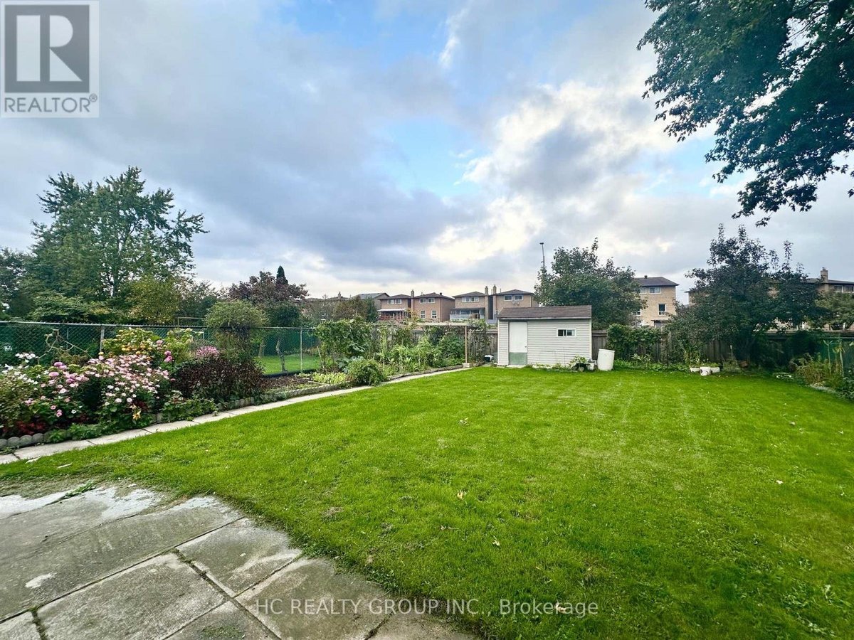 49 CAREY CRESCENT - Photo 2